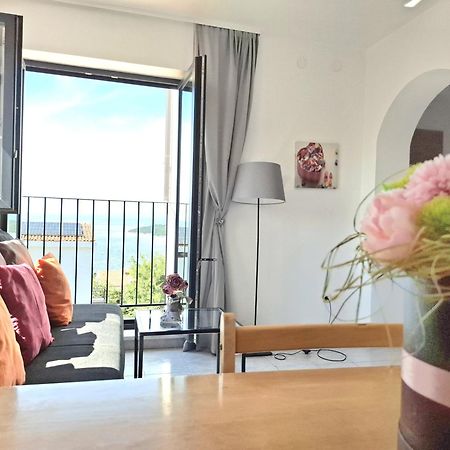 Olivista Croatia Apartments Njivice Ngoại thất bức ảnh