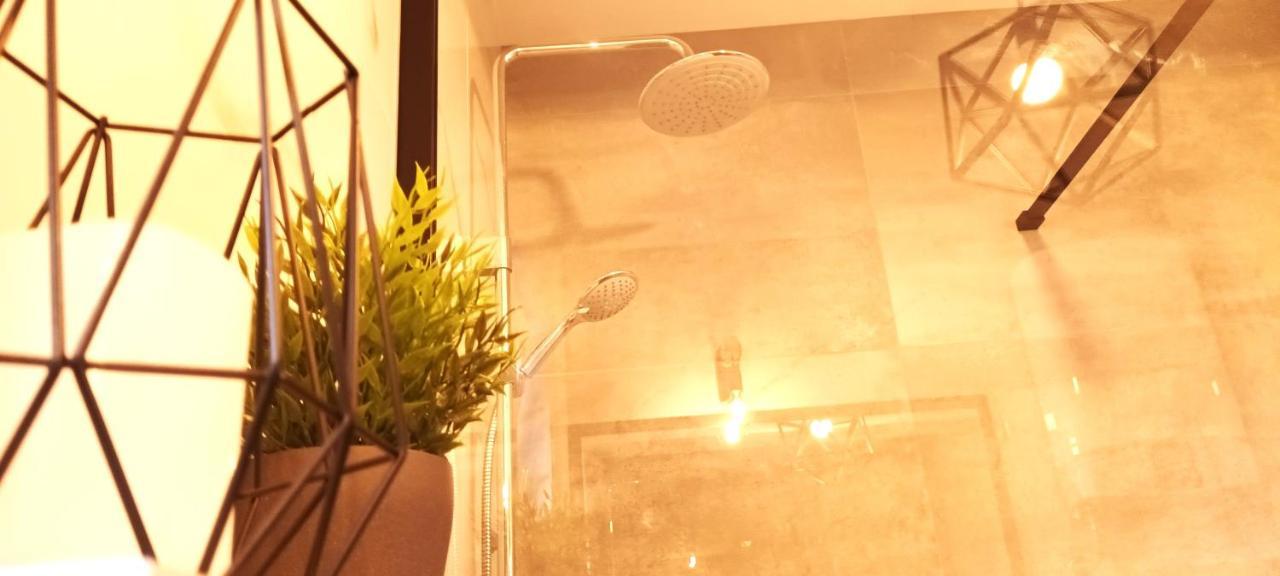 Olivista Croatia Apartments Njivice Ngoại thất bức ảnh