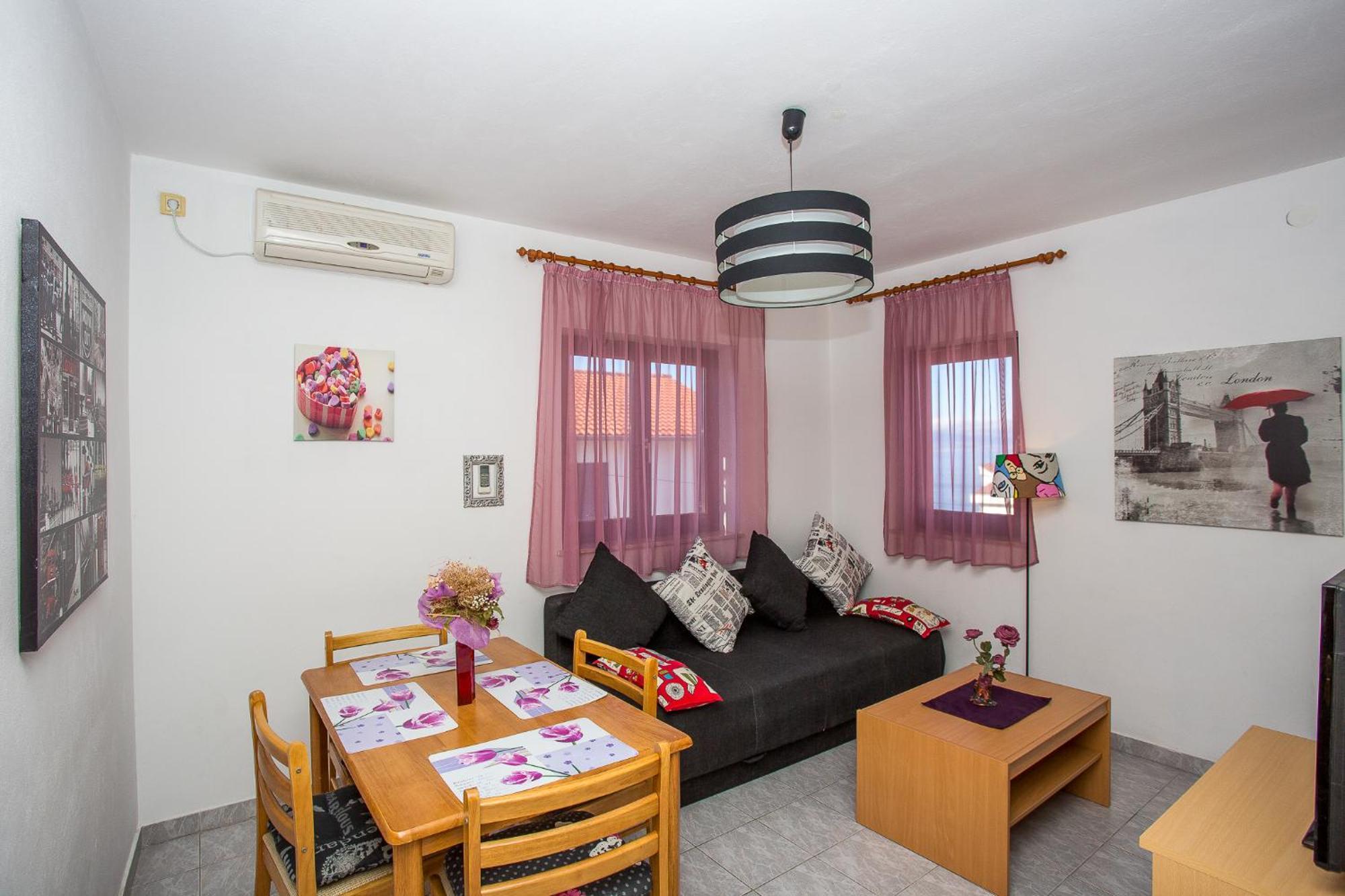 Olivista Croatia Apartments Njivice Ngoại thất bức ảnh