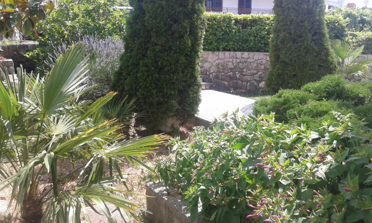 Olivista Croatia Apartments Njivice Ngoại thất bức ảnh